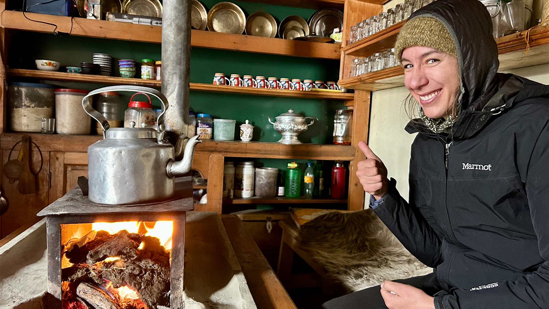 Tea Houses and Homestays in Nepal | The Complete Guide to Amazing Mountain Stays Waiting for tea in a teahouse